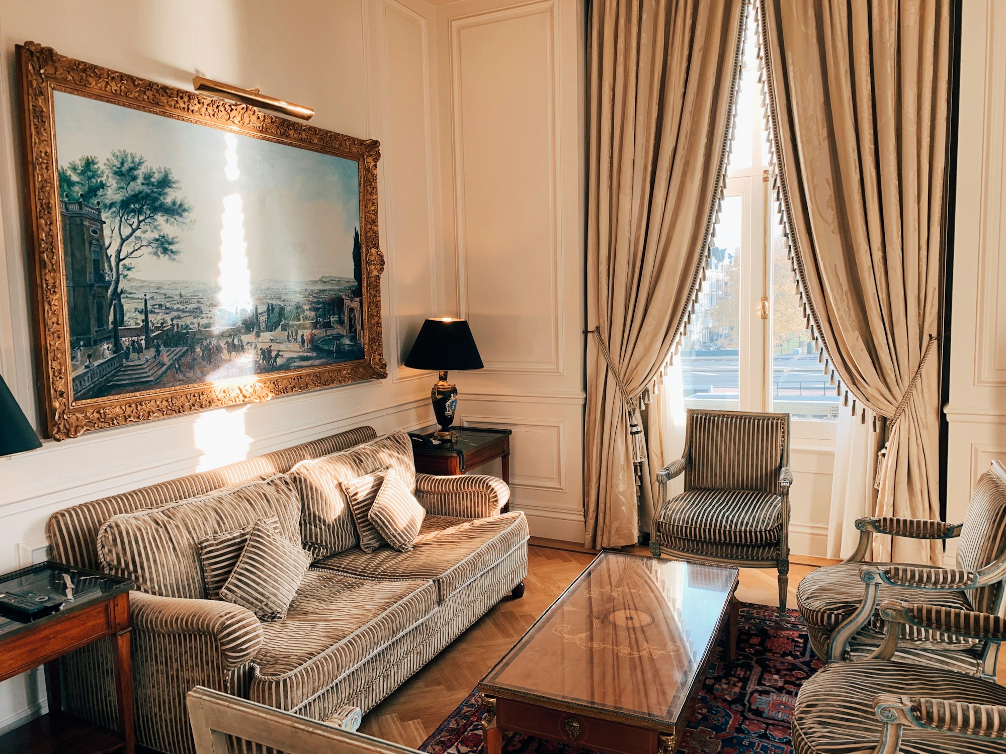 Suite d’hôtel parisien